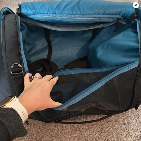 Thule duffle, 60L - Picture 7 of 13